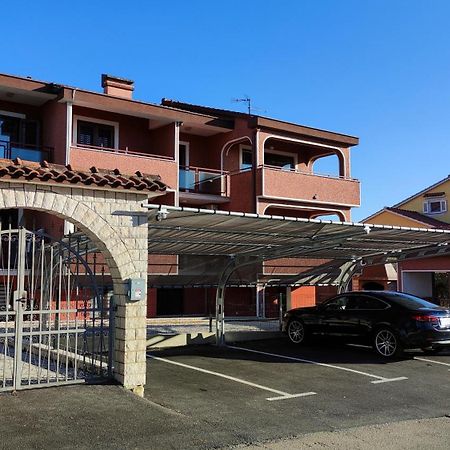 Apartments Marla Porec Luaran gambar