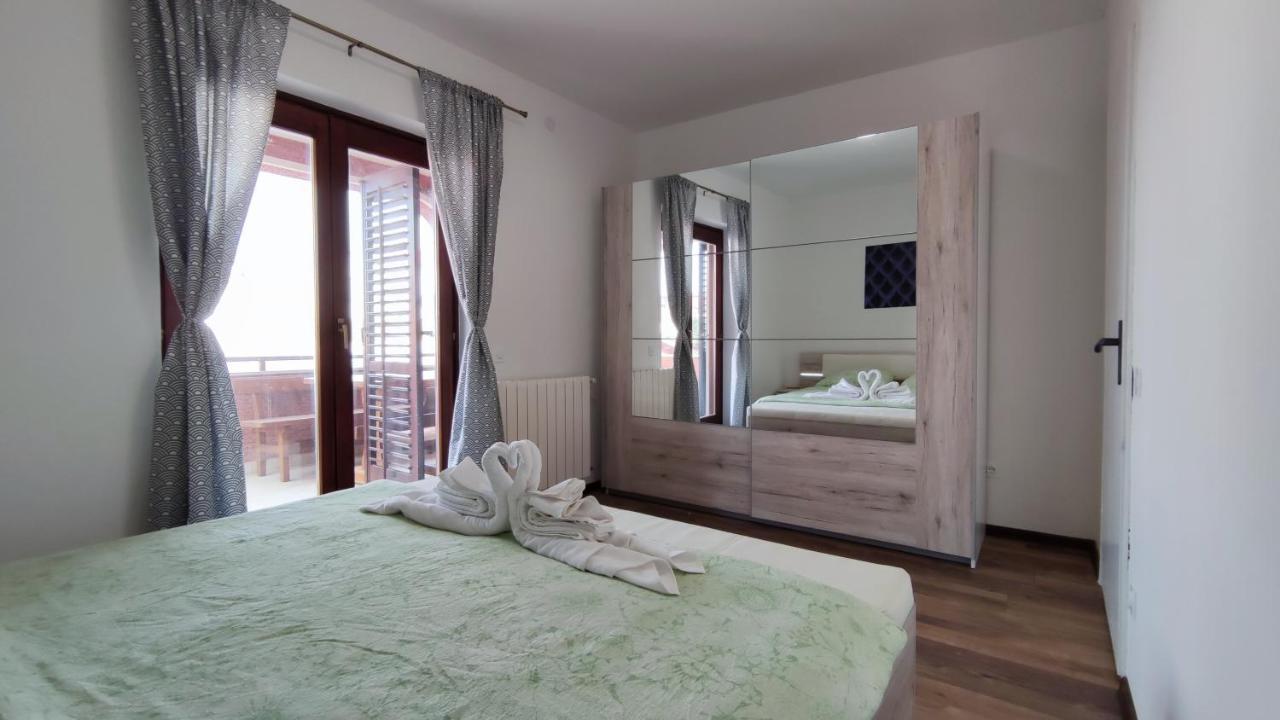 Apartments Marla Porec Luaran gambar